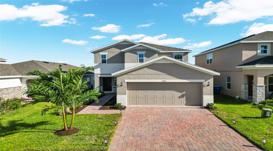 DAVENPORT, Florida 33837, 4 Bedrooms Bedrooms, ,2 BathroomsBathrooms,Residential,For Sale,SWAN SWIM,0,MFRTB8494970