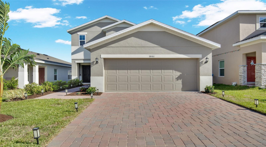 DAVENPORT, Florida 33837, 4 Bedrooms Bedrooms, ,2 BathroomsBathrooms,Residential,For Sale,SWAN SWIM,0,MFRTB8494970