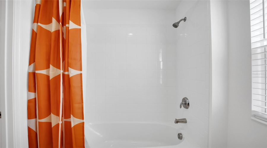 DAVENPORT, Florida 33837, 4 Bedrooms Bedrooms, ,2 BathroomsBathrooms,Residential,For Sale,SWAN SWIM,0,MFRTB8494970