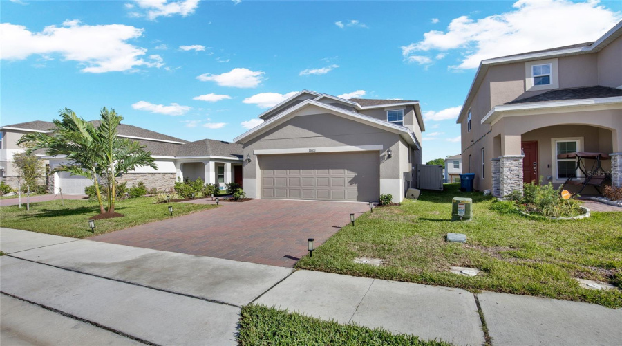 DAVENPORT, Florida 33837, 4 Bedrooms Bedrooms, ,2 BathroomsBathrooms,Residential,For Sale,SWAN SWIM,0,MFRTB8494970