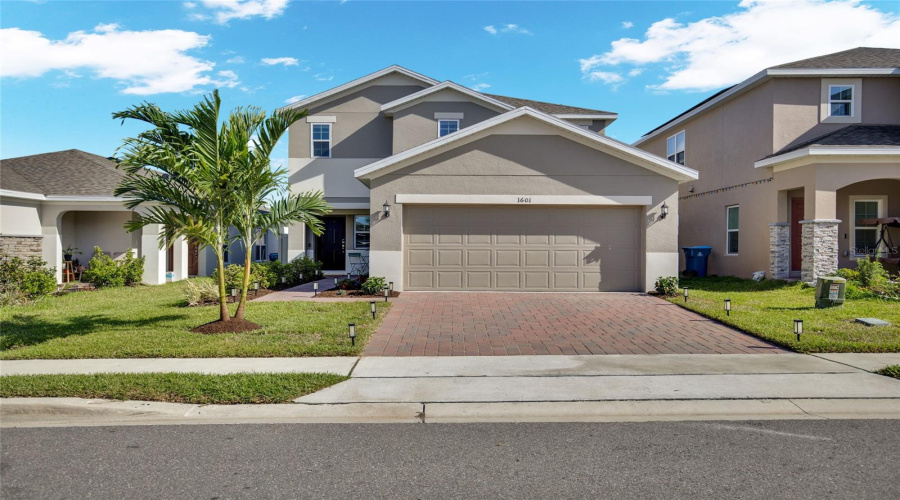 DAVENPORT, Florida 33837, 4 Bedrooms Bedrooms, ,2 BathroomsBathrooms,Residential,For Sale,SWAN SWIM,0,MFRTB8494970