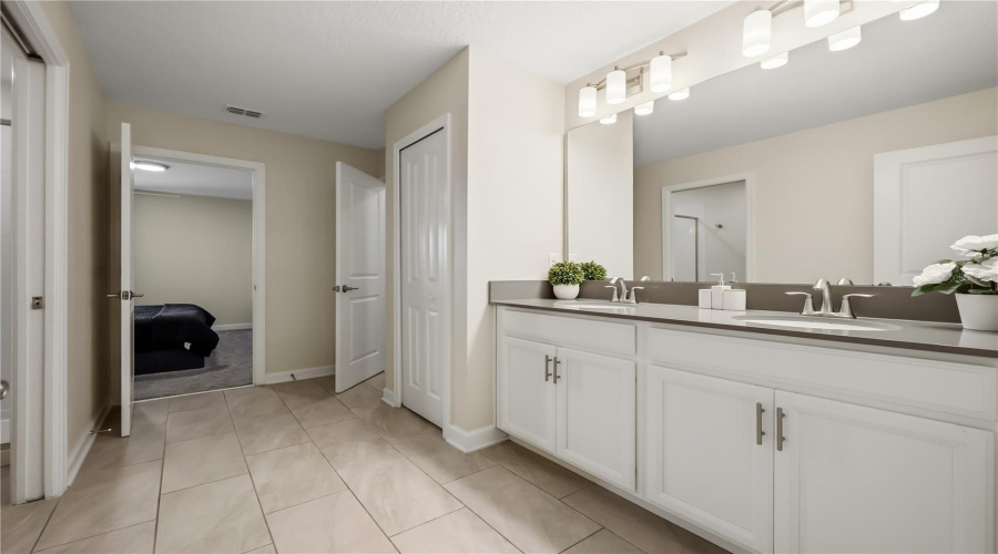 DAVENPORT, Florida 33896, 8 Bedrooms Bedrooms, ,5 BathroomsBathrooms,Residential,For Sale,OCEAN COURSE,0,MFRS5147137