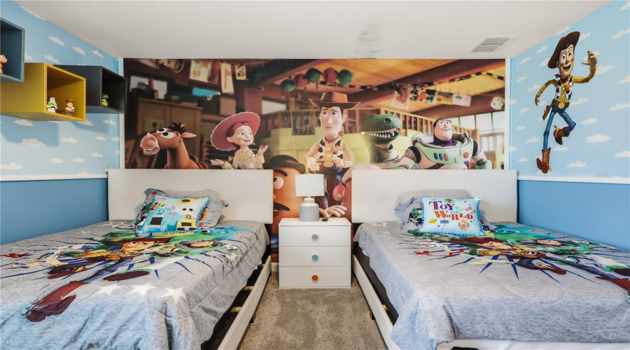 DAVENPORT, Florida 33896, 8 Bedrooms Bedrooms, ,5 BathroomsBathrooms,Residential,For Sale,OCEAN COURSE,0,MFRS5147137