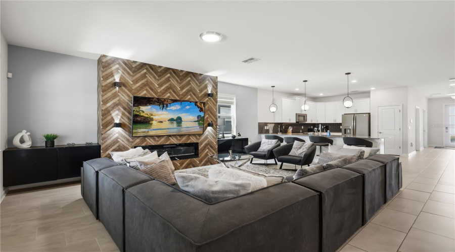 DAVENPORT, Florida 33896, 8 Bedrooms Bedrooms, ,5 BathroomsBathrooms,Residential,For Sale,OCEAN COURSE,0,MFRS5147137