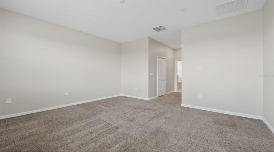 DAVENPORT, Florida 33896, 3 Bedrooms Bedrooms, ,2 BathroomsBathrooms,Residential,For Sale,DROP,0,MFRS5147338