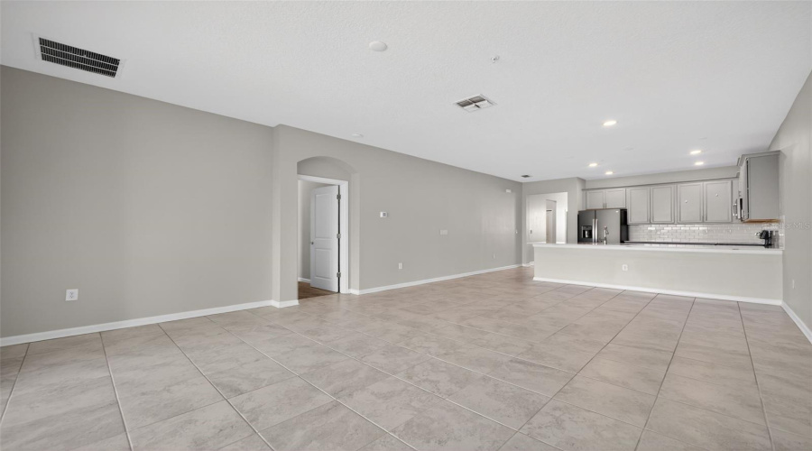 DAVENPORT, Florida 33896, 3 Bedrooms Bedrooms, ,2 BathroomsBathrooms,Residential,For Sale,DROP,0,MFRS5147338