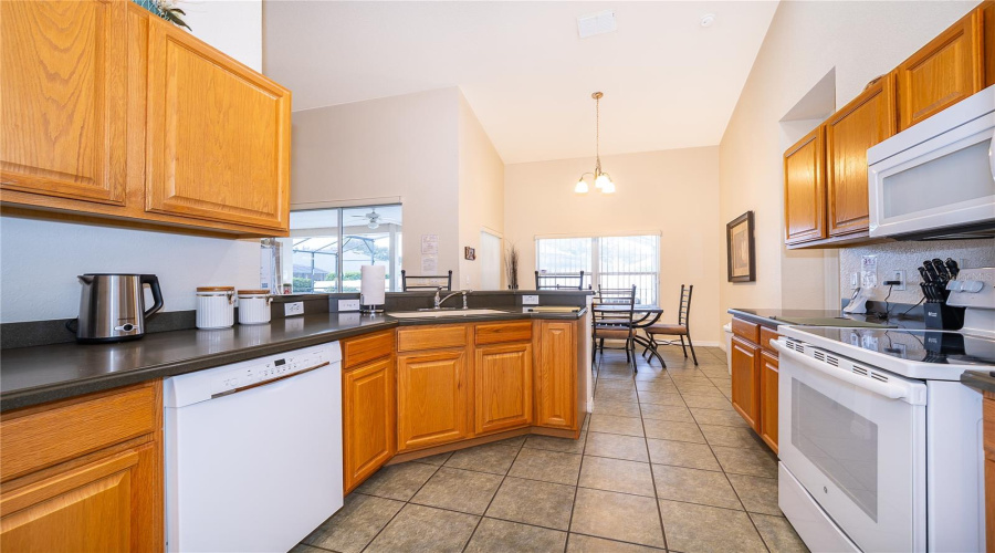 DAVENPORT, Florida 33896, 4 Bedrooms Bedrooms, ,3 BathroomsBathrooms,Residential,For Sale,BURFORD,0,MFRS5146858