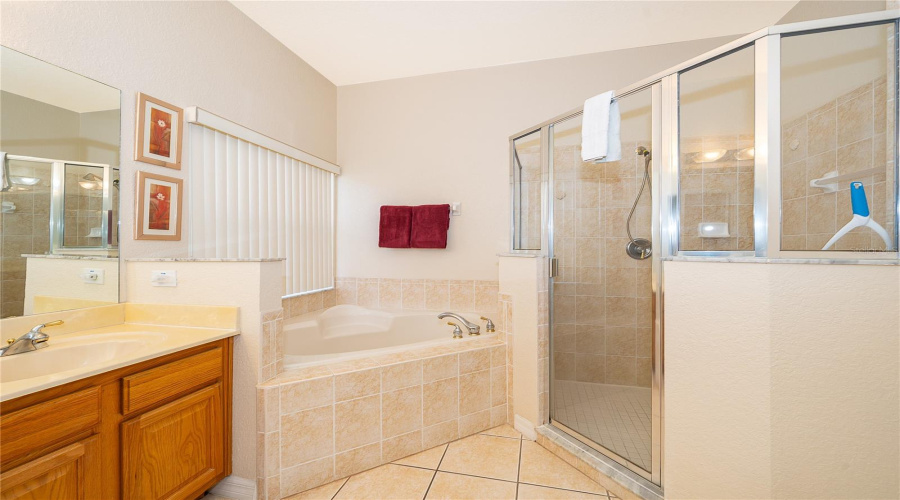 DAVENPORT, Florida 33896, 4 Bedrooms Bedrooms, ,3 BathroomsBathrooms,Residential,For Sale,BURFORD,0,MFRS5146858