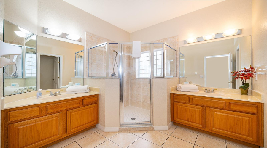 DAVENPORT, Florida 33896, 4 Bedrooms Bedrooms, ,3 BathroomsBathrooms,Residential,For Sale,BURFORD,0,MFRS5146858