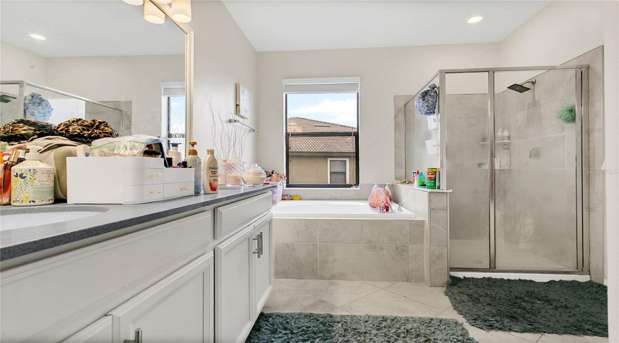 DAVENPORT, Florida 33896, 3 Bedrooms Bedrooms, ,2 BathroomsBathrooms,Residential,For Sale,AZALEA SANDS,0,MFRO6366504