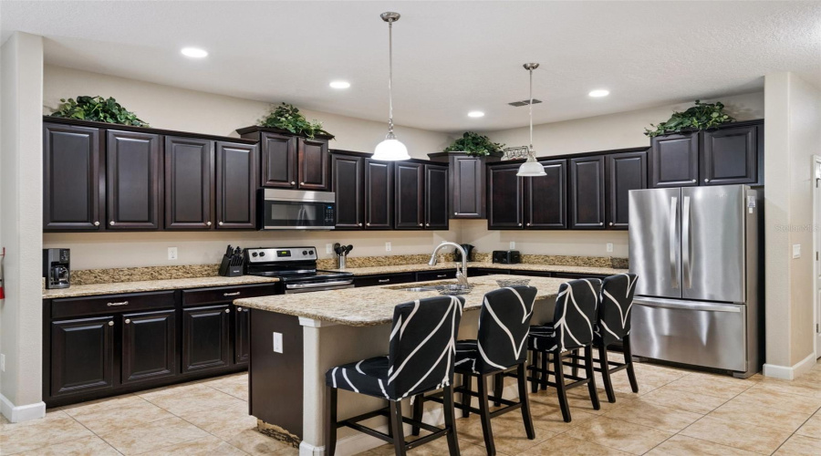 KISSIMMEE, Florida 34747, 6 Bedrooms Bedrooms, ,5 BathroomsBathrooms,Residential,For Sale,CUBAN PALM,0,MFRS5147422