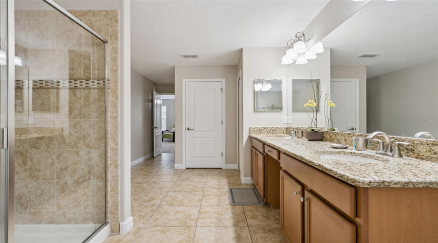 KISSIMMEE, Florida 34747, 6 Bedrooms Bedrooms, ,5 BathroomsBathrooms,Residential,For Sale,CUBAN PALM,0,MFRS5147422