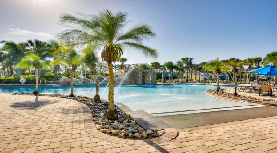 KISSIMMEE, Florida 34747, 4 Bedrooms Bedrooms, ,3 BathroomsBathrooms,Residential,For Sale,CALIFORNIA PALM,0,MFRO6397345