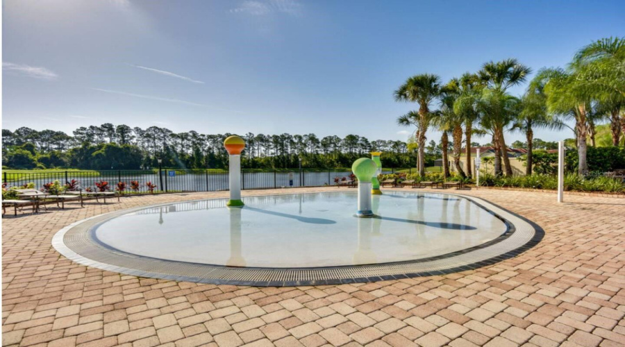 KISSIMMEE, Florida 34747, 4 Bedrooms Bedrooms, ,3 BathroomsBathrooms,Residential,For Sale,CALIFORNIA PALM,0,MFRO6397345