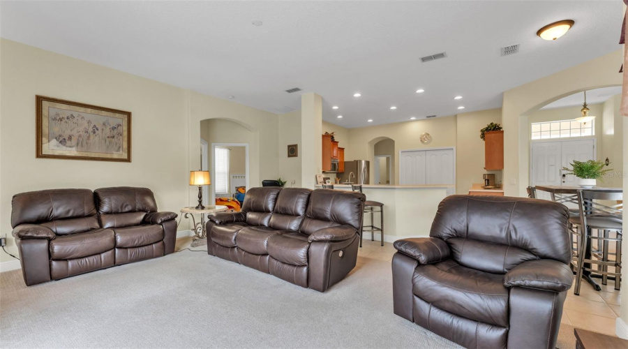 DAVENPORT, Florida 33897, 5 Bedrooms Bedrooms, ,3 BathroomsBathrooms,Residential,For Sale,BARBERA,0,MFRL4959727