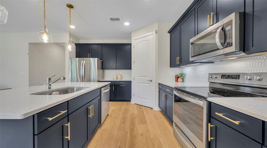 KISSIMMEE, Florida 34746, 3 Bedrooms Bedrooms, ,2 BathroomsBathrooms,Residential,For Sale,ROYAL POINT,0,MFRO6397580