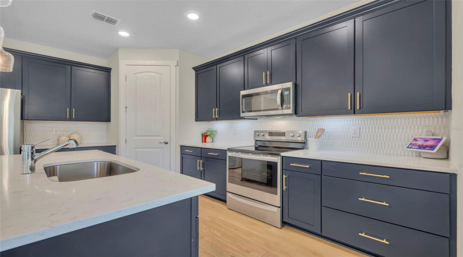 KISSIMMEE, Florida 34746, 3 Bedrooms Bedrooms, ,2 BathroomsBathrooms,Residential,For Sale,ROYAL POINT,0,MFRO6397580