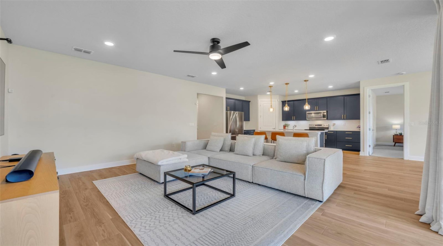 KISSIMMEE, Florida 34746, 3 Bedrooms Bedrooms, ,2 BathroomsBathrooms,Residential,For Sale,ROYAL POINT,0,MFRO6397580