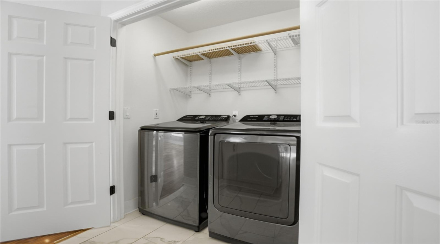 KISSIMMEE, Florida 34747, 3 Bedrooms Bedrooms, ,2 BathroomsBathrooms,Residential,For Sale,BANKS ROSE,0,MFRO6394655