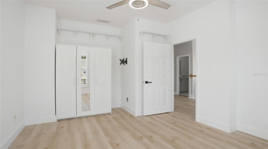 KISSIMMEE, Florida 34747, 3 Bedrooms Bedrooms, ,2 BathroomsBathrooms,Residential,For Sale,BANKS ROSE,0,MFRO6394655