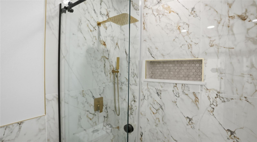 KISSIMMEE, Florida 34747, 3 Bedrooms Bedrooms, ,2 BathroomsBathrooms,Residential,For Sale,BANKS ROSE,0,MFRO6394655