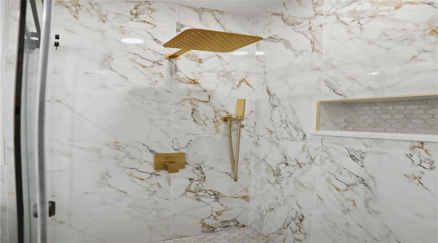 KISSIMMEE, Florida 34747, 3 Bedrooms Bedrooms, ,2 BathroomsBathrooms,Residential,For Sale,BANKS ROSE,0,MFRO6394655