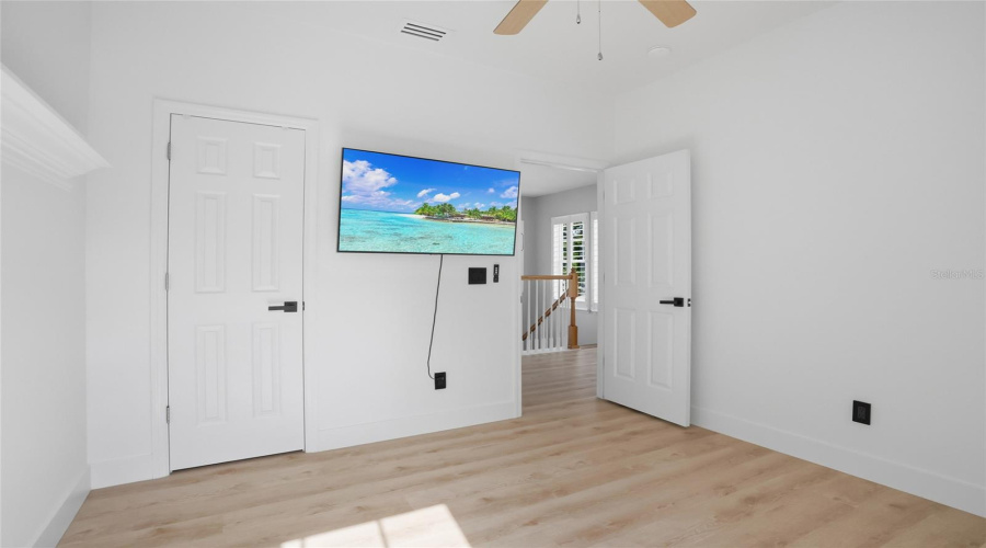 KISSIMMEE, Florida 34747, 3 Bedrooms Bedrooms, ,2 BathroomsBathrooms,Residential,For Sale,BANKS ROSE,0,MFRO6394655