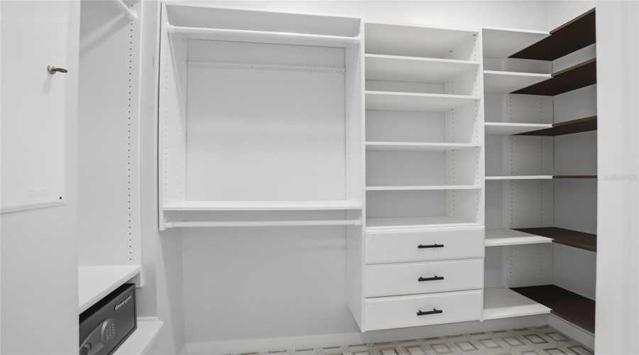 KISSIMMEE, Florida 34747, 3 Bedrooms Bedrooms, ,2 BathroomsBathrooms,Residential,For Sale,BANKS ROSE,0,MFRO6394655