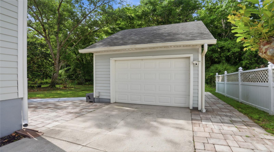 KISSIMMEE, Florida 34747, 3 Bedrooms Bedrooms, ,2 BathroomsBathrooms,Residential,For Sale,BANKS ROSE,0,MFRO6394655