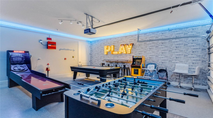 KISSIMMEE, Florida 34747, 9 Bedrooms Bedrooms, ,8 BathroomsBathrooms,Residential,For Sale,GRABEN,0,MFRO6396595