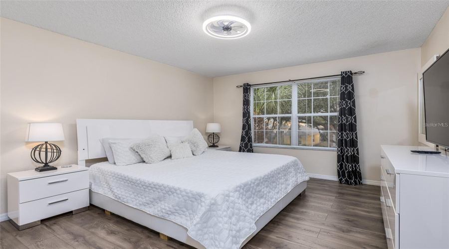 KISSIMMEE, Florida 34747, 6 Bedrooms Bedrooms, ,5 BathroomsBathrooms,Residential,For Sale,LIDO KEY,0,MFRO6397037