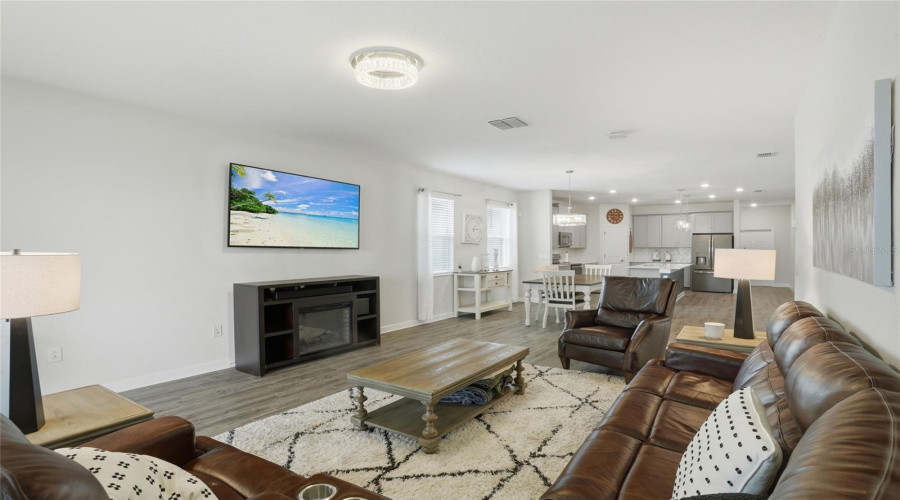 DAVENPORT, Florida 33837, 3 Bedrooms Bedrooms, ,2 BathroomsBathrooms,Residential,For Sale,CAMDEN,0,MFRO6397159