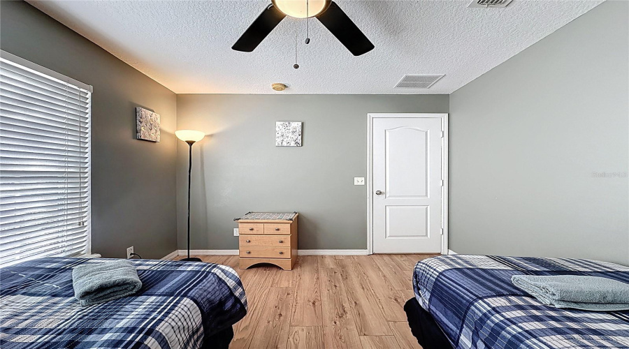 DAVENPORT, Florida 33896, 5 Bedrooms Bedrooms, ,3 BathroomsBathrooms,Residential,For Sale,ROYAL RIDGE,0,MFRS5141777