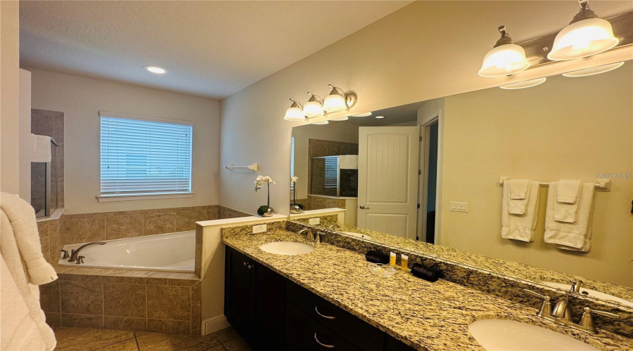 KISSIMMEE, Florida 34747, 11 Bedrooms Bedrooms, ,10 BathroomsBathrooms,Residential,For Sale,FALLS,0,MFRS5146843