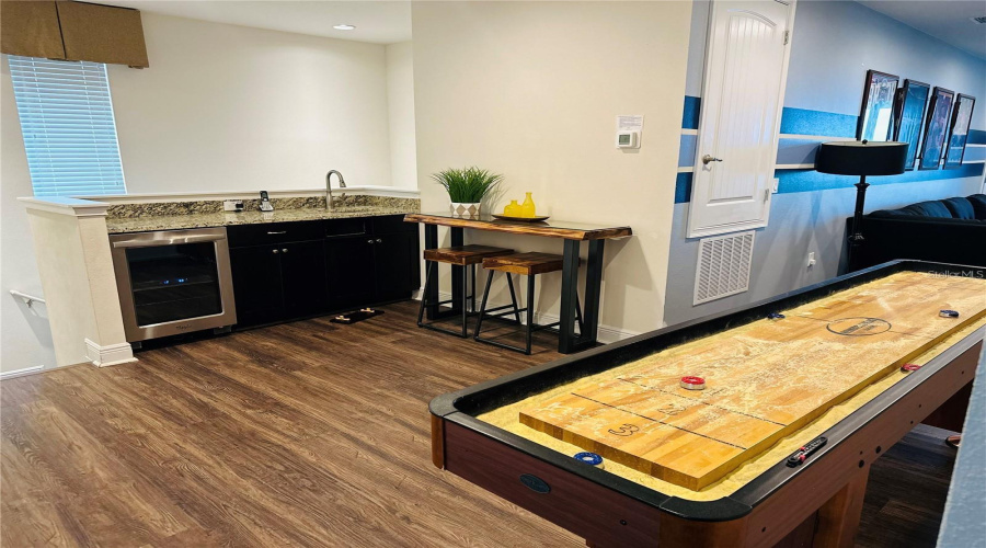 KISSIMMEE, Florida 34747, 11 Bedrooms Bedrooms, ,10 BathroomsBathrooms,Residential,For Sale,FALLS,0,MFRS5146843