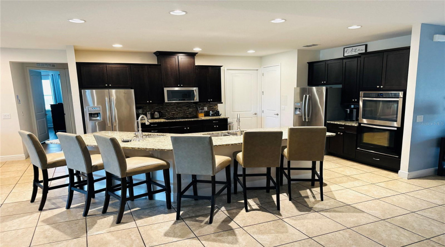 KISSIMMEE, Florida 34747, 11 Bedrooms Bedrooms, ,10 BathroomsBathrooms,Residential,For Sale,FALLS,0,MFRS5146843