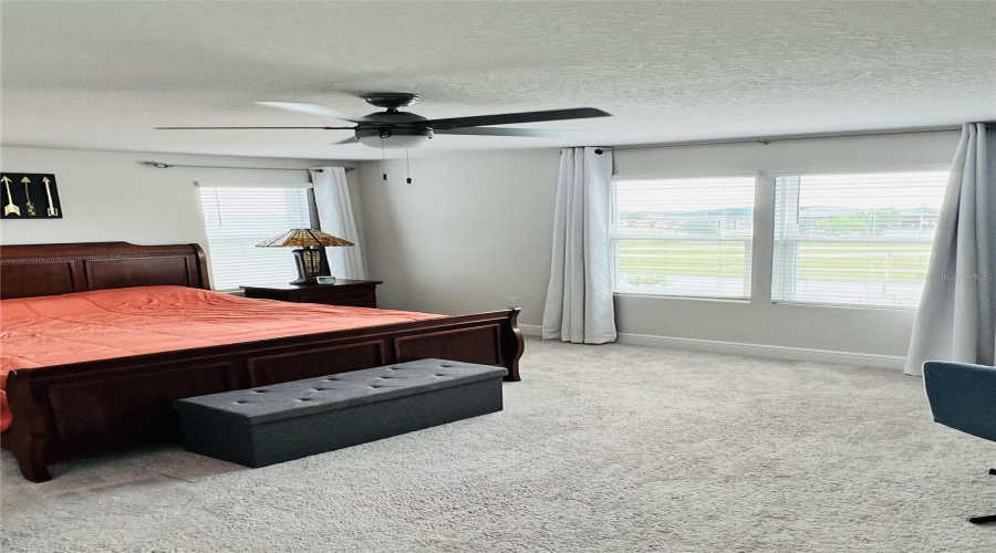 MASTER BEDROOM UPSTAIRS