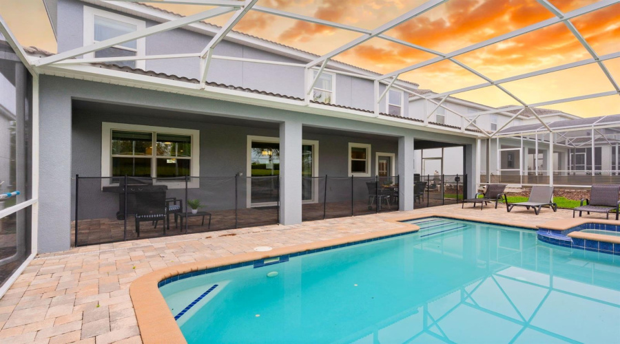 DAVENPORT, Florida 33896, 8 Bedrooms Bedrooms, ,5 BathroomsBathrooms,Residential,For Sale,STINGER,0,MFRO6396888