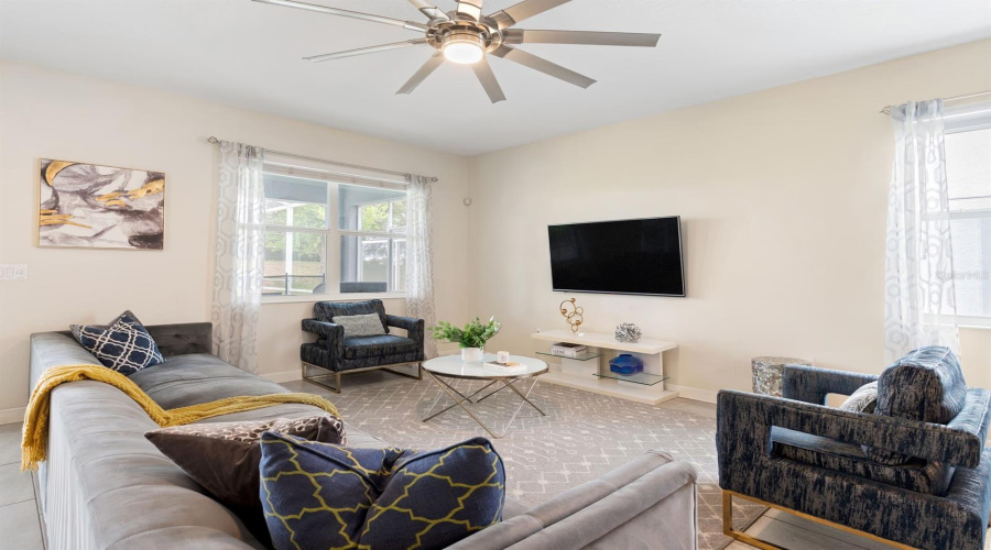 DAVENPORT, Florida 33896, 8 Bedrooms Bedrooms, ,5 BathroomsBathrooms,Residential,For Sale,STINGER,0,MFRO6396888