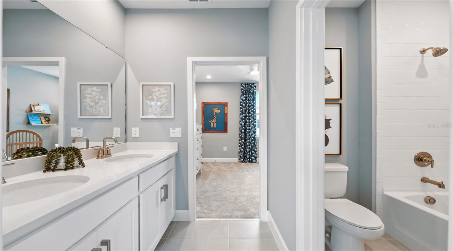 Island Village Amelia Model Bathroom 2