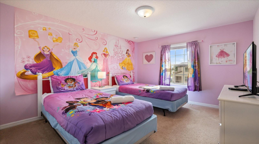 DAVENPORT, Florida 33837, 5 Bedrooms Bedrooms, ,4 BathroomsBathrooms,Residential,For Sale,MISTY OAK,0,MFRO6393604