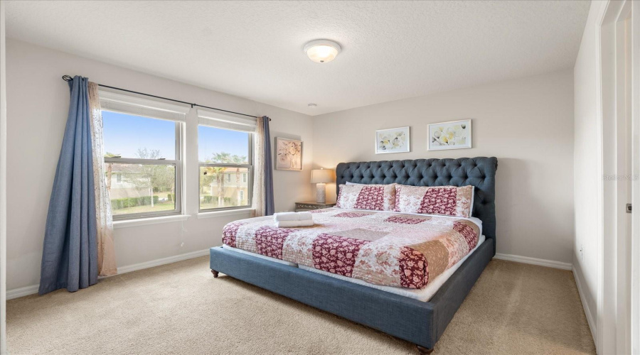 DAVENPORT, Florida 33837, 5 Bedrooms Bedrooms, ,4 BathroomsBathrooms,Residential,For Sale,MISTY OAK,0,MFRO6393604