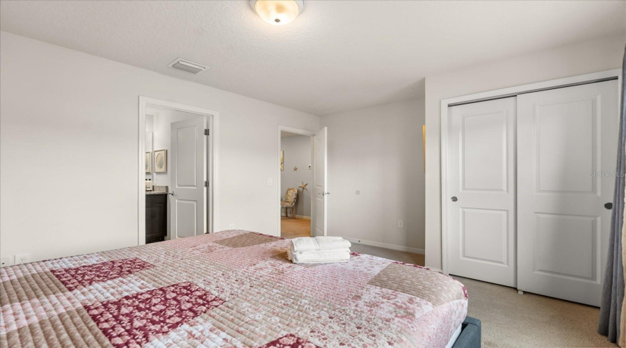 DAVENPORT, Florida 33837, 5 Bedrooms Bedrooms, ,4 BathroomsBathrooms,Residential,For Sale,MISTY OAK,0,MFRO6393604