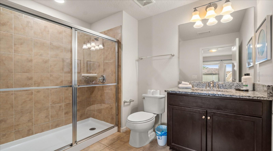 DAVENPORT, Florida 33837, 5 Bedrooms Bedrooms, ,4 BathroomsBathrooms,Residential,For Sale,MISTY OAK,0,MFRO6393604