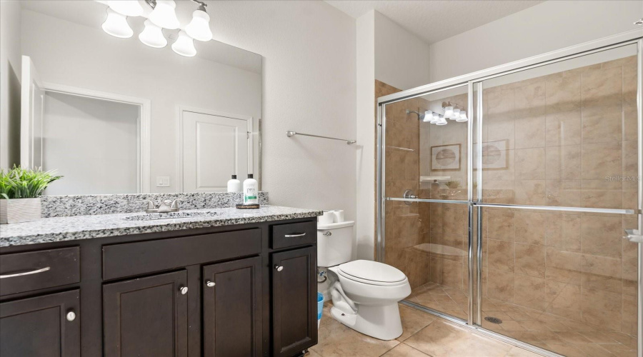 DAVENPORT, Florida 33837, 5 Bedrooms Bedrooms, ,4 BathroomsBathrooms,Residential,For Sale,MISTY OAK,0,MFRO6393604