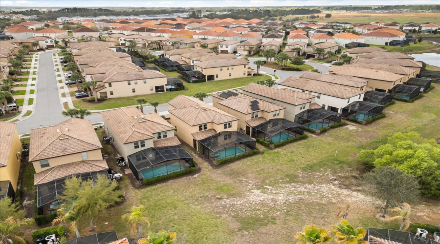 DAVENPORT, Florida 33837, 5 Bedrooms Bedrooms, ,4 BathroomsBathrooms,Residential,For Sale,MISTY OAK,0,MFRO6393604