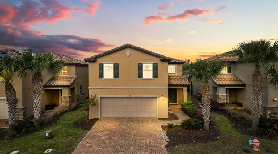 DAVENPORT, Florida 33837, 5 Bedrooms Bedrooms, ,4 BathroomsBathrooms,Residential,For Sale,MISTY OAK,0,MFRO6393604