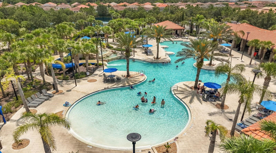 DAVENPORT, Florida 33837, 5 Bedrooms Bedrooms, ,4 BathroomsBathrooms,Residential,For Sale,MISTY OAK,0,MFRO6393604