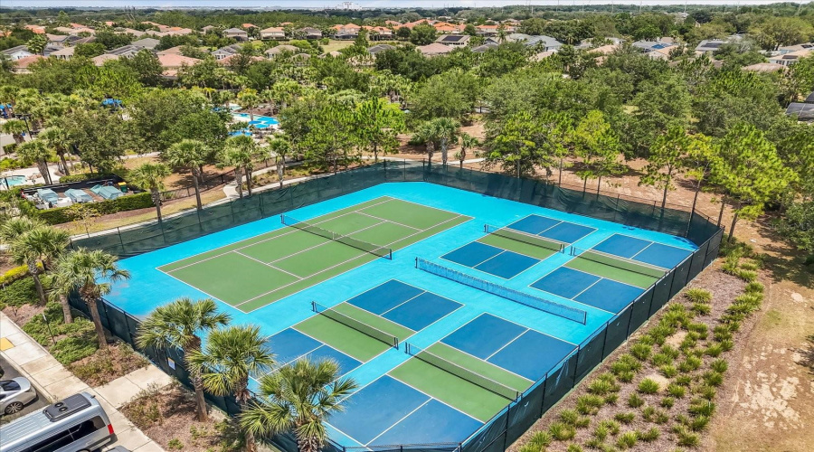 DAVENPORT, Florida 33837, 5 Bedrooms Bedrooms, ,4 BathroomsBathrooms,Residential,For Sale,MISTY OAK,0,MFRO6393604