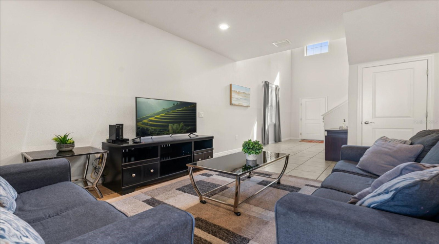 DAVENPORT, Florida 33837, 5 Bedrooms Bedrooms, ,4 BathroomsBathrooms,Residential,For Sale,MISTY OAK,0,MFRO6393604